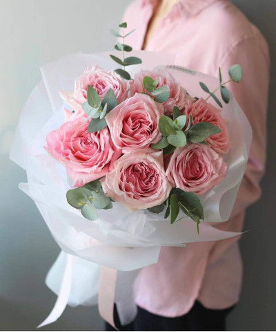 7 пионовидных розовых роз Пинк Охара с эвкалиптом №3657