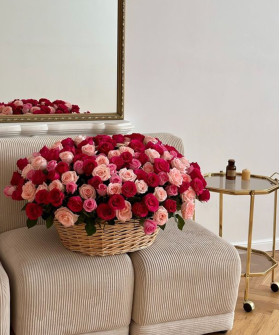 201 роза Экстра в большой плетёной корзине №6576