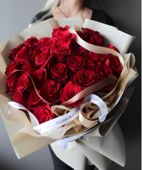 35 красных роз Эксплорер №2918